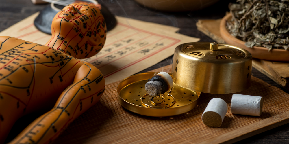 background-of-moxibustion-and-chinese-herbal-medicine 1.png