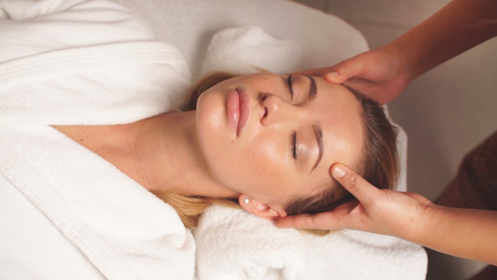 ЛИЦО - Улучшение цвета лица за счет выравнивания тона кожи 3.jpg